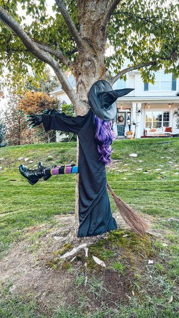 Witch Hat Outdoor Decoration, Witch Hitting Tree Decoration, Diy Witch Crashing Into Tree, Crashing Witch Decoration Diy, Witch Crashing Into Tree Diy, Crashed Witch Diy, Witch Decorations Diy, Shoes Thrift, Halloween Exterior