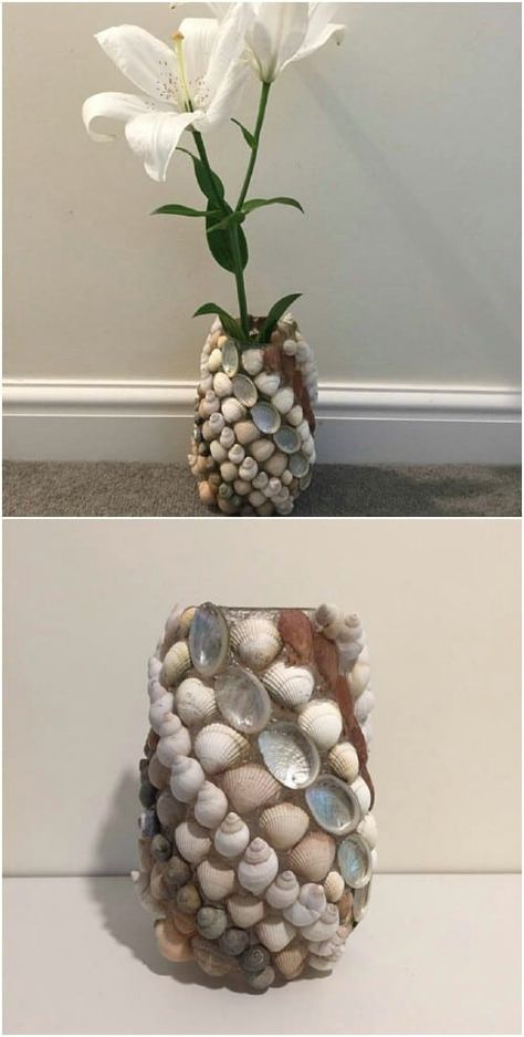 30 Easy DIY Vases To Show Off Your Summer Flowers #diy #decorating #decor #crafts #vases #handmade #flowers Seashell Vases Ideas, Diy Crafts Vases, Seashells Crafts, Seashell Vase, Diy Vases, Seashell Art Diy, Unique Flower Vases, Seashell Decor, Vase Deco