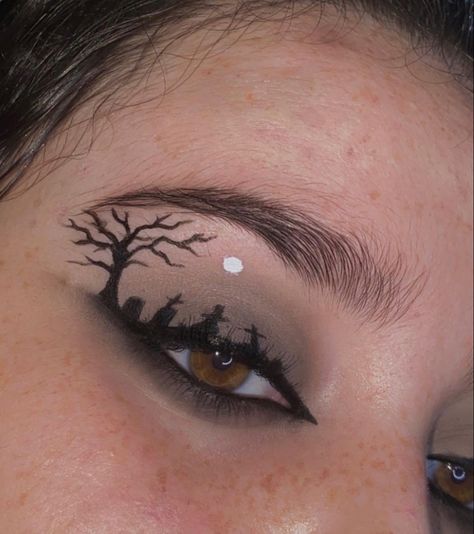 Graveyard Makeup, Halloween Eyeshadow, Eyeliner Ideas, Vibe Check, Black Eyeshadow, Eye Makeup Designs, Halloween Makeup Looks, Halloween Make Up, Halloween Make