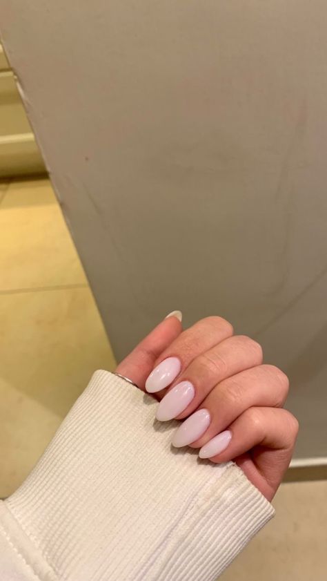 Small Short Almond Nails, Square Oval Acrylic Nails, Simple Nails Oval, Almond Nude Nail Designs, Short Nail Aesthetic, Classy Neutral Nails, Short Classy Nails, Trending Nail Designs, Square Oval Nails