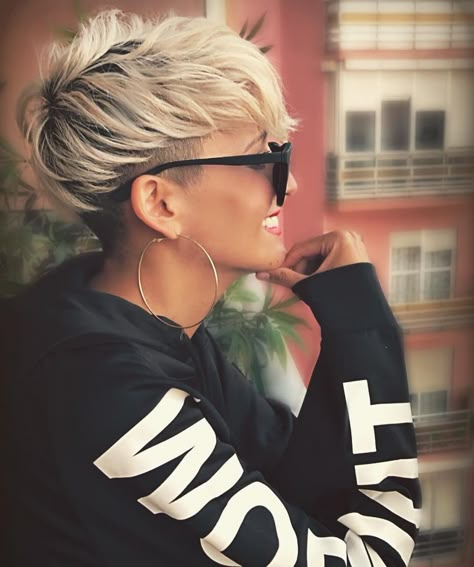 Short Hair Undercut, Super Short Hair, Edgy Short Hair, Short Pixie Haircuts, Pixie Hair, Very Short Hair, Haircuts For Fine Hair, Edgy Hair, Penteado Cabelo Curto