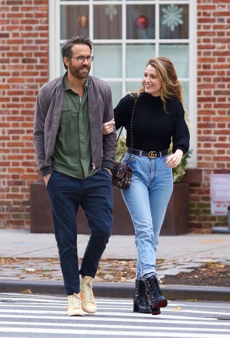 Ryan Reynolds Style, Business Casual Men Work, Hugo Gloss, Blake Lively And Ryan Reynolds, Blake Lively Ryan Reynolds, Mens Street Style Summer, Couple Fits, Color Combinations For Clothes, Mens Casual Outfits Summer