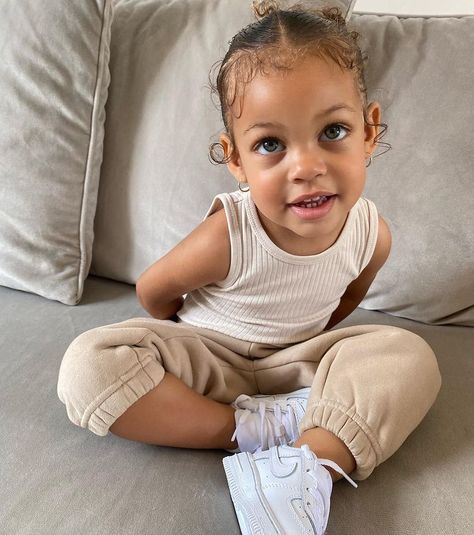 𝔸𝕟𝕚𝕪𝕒𝕙-𝕄𝕒𝕖 ♡ sur Instagram : 50 Shades of Neutrals 🤎 Cute Tracksuit Set @anamistkids Cute Mixed Babies, Beautiful Black Babies, Fashion Baby Girl Outfits, Michael B Jordan, Mixed Kids, Foto Baby, Baby Fits, Mixed Babies