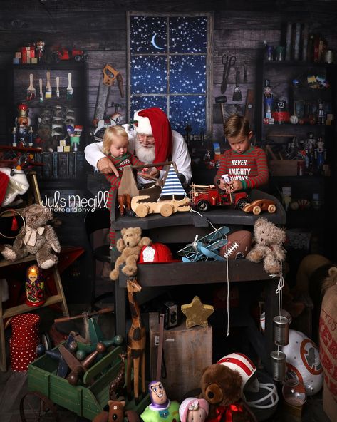 Christmas Toy Factory, Santa Mini Session, Santa Claus Toys, Santa Mini, Santa Toys, Photo Zone, Christmas Mini Sessions, Christmas Family Photos, Christmas Photoshoot