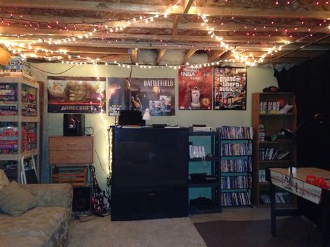 Garage Into Hangout Space, Wall Coverup Ideas, Basement Party Room Ideas, Mini Hangout Room, Basement Ideas Party, Basement Hangout Room Aesthetic, Cool Hangout Rooms, Aesthetic Basement Bedroom, Shed Hangout Ideas Aesthetic