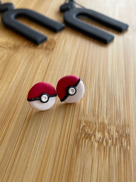 Polymer Clay Stud Earrings, Poke Ball, Clay Stud Earrings, Diy Earrings Polymer Clay, Hand Lettering Cards, Handmade Clay Jewelry, Clay Creations, Handmade Polymer Clay, Diy Earrings