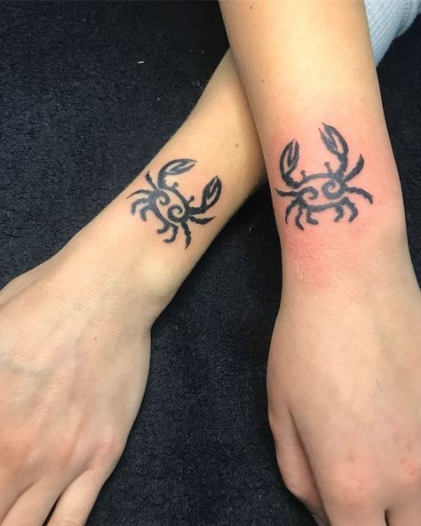 Cancerian Tattoo For Women, Cancerian Tattoo, Design Your Own Tattoo, Crab Tattoo, Astrology Tattoo, La Tattoo, Back Of Neck Tattoo, Zodiac Tattoos, Tattoo Videos