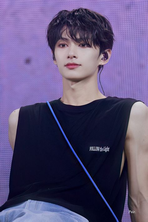 Seventeen Junhui, Bug Boy, Wen Junhui, Seventeen Jun, Going Seventeen, Male Artist, Seventeen Album, Korean Couple, Skz In Cute