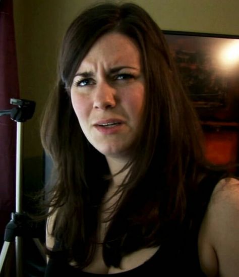 Katie Featherston in "Paranormal Activity" Paranormal Activity Movie, Katie Featherston, Jason Horror, Paranormal Activity, Scream Queens, Girl Crushes, My Crush, Scream, Horror Movies