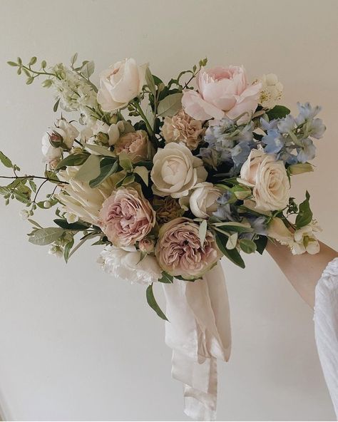 Cheers To That, Neutral Wedding Flowers, Pastel Bouquet, Lily Wedding, Bridal Bouquet Flowers, Southern Highlands, Floral Arrangements Wedding, Marquee Wedding, Pastel Wedding