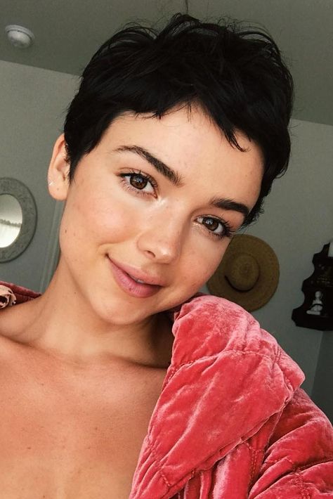 Black Pixie Haircut Pale Skin, Pixie Haircut On Thick Hair, Long Pixie No Bangs, Pixie Hairstyles Round Face For Women, Pixie With Fringe Bangs, Short Short Pixie Haircut, Curly Short Pixie Haircut, How To Style Pixie Hair, Feminine Pixie Haircut Thick Hair