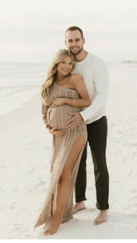 Maternity Photography Beach Outfits, Beach Maternity Outfit Ideas, Maternity Photoshoot Beach Couple, Beach Pictures Pregnant, Winter Beach Maternity Photoshoot, Laguna Beach Maternity Photos, Beach Maternity Pics, Maternity Pictures On The Beach, Maternity Reveal Photography