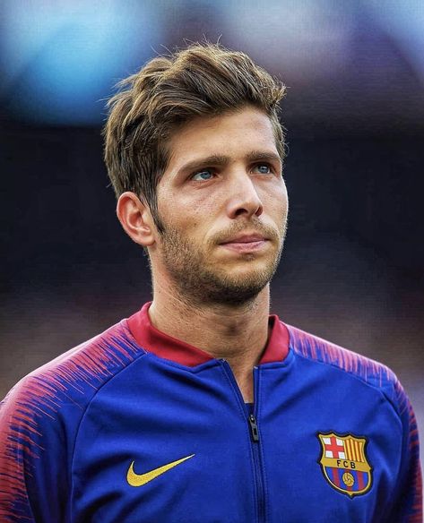 Sergi Roberto (Spain) Sergio Roberto, Sergi Roberto, Father's Day Message, Frank Martin, Football Stuff, Haircut Pictures, Astro Turf, Hair Png, International Football