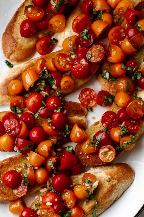 Recipe Cherry Tomatoes, Cherry Tomato Bruschetta, Tomato Bruschetta Recipe, Chicken Saltimbocca, Cherry Tomato Recipes, Tomato Risotto, Cherry Tomato Sauce, Cherry Tomato Pasta, Tomato Bruschetta