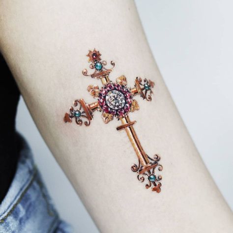 Ornate Cross Tattoo, Pretty Cross Tattoo, Cool Cross Tattoos, Rose Heart Tattoo, Independent Tattoo, Cross Tattoo Meaning, Small Tattoos Ideas, Tummy Tattoo, Gem Tattoo