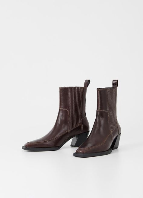 Vagabond - Alina | Boots | Dark brown | Woman Vagabond Shoes, Dark Brown Boots, Western Brown, Brown Boots Women, Boots Woman, Neutral Shoes, Cream Shoes, Goat Leather, Dream Shoes