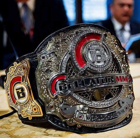 Bellator MMA World Heavyweight Championship Ufc Belt, Mma Motivation, Bellator Mma, Wwe Belts, Wrestling Belts, Mma Videos, Mma Girls, Mma Workout, Ufc Boxing