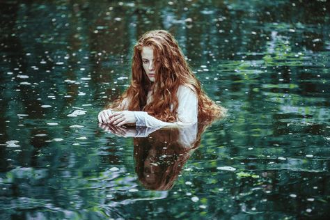 Wow Photo, Red Photography, Water Nymphs, Mermaid Aesthetic, 사진 촬영 포즈, Hair Red, Photography Beach, Wow Art, Foto Art