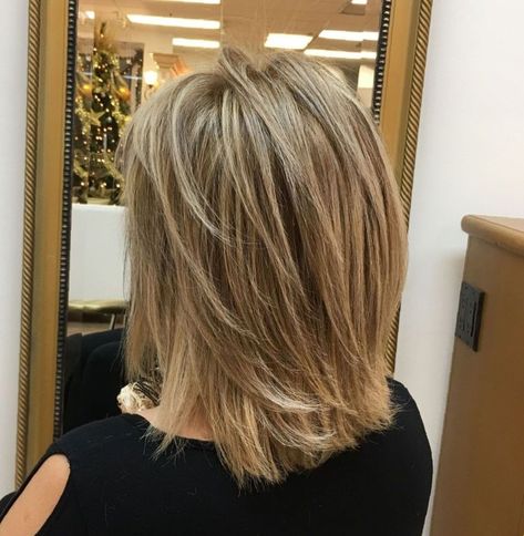 Cute Medium Haircuts, Womens Haircuts Medium, Shoulder Length Hair Cuts, Mid Length Hair, Medium Hair Cuts, Shoulder Length Hair, Medium Length Hair Cuts, Layered Haircuts, Layered Hair