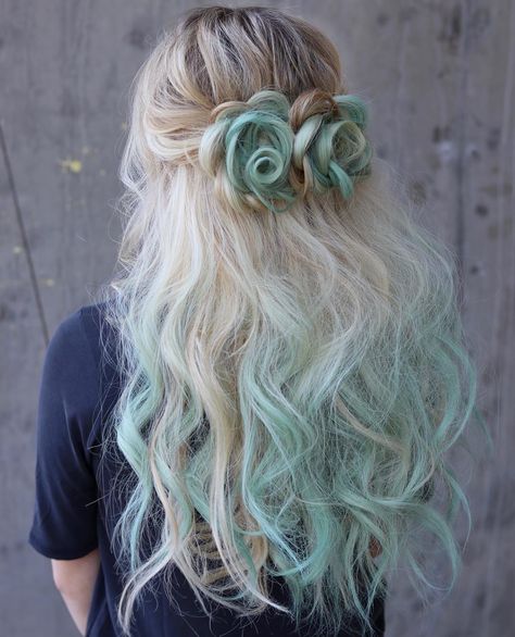 Blonde And Green Hair, Blue Tips Hair, Rose Gold Hair Ombre, Diana Cavendish, Rose Gold Hair Brunette, Ombre Hair Color Ideas, Mint Green Hair, Baylage Hair, Ladies Hairstyles