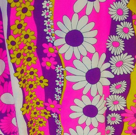 Groovy Prints, 2000s Background, Retro Textiles, 60s Wallpaper, Yoga Office, 60s Print, 70s Fabric, 70s Vibes, Bohemian Flowers