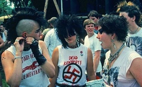 Queer Punk, 70s Punk, Dead Kennedys, Punk Movement, Punks Not Dead, Punk Culture, Punk Looks, Punk Scene, Riot Grrrl