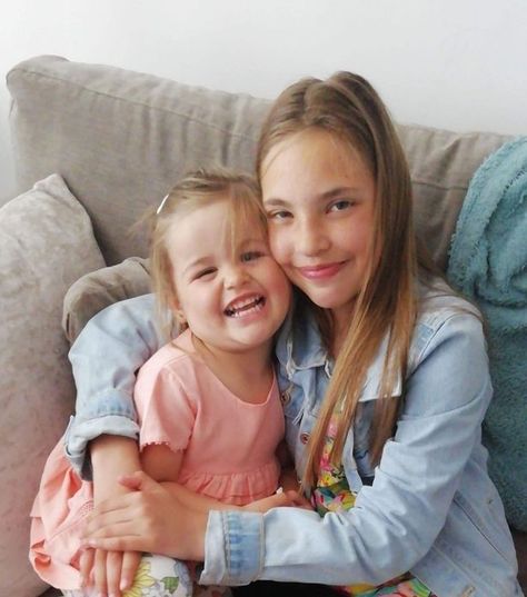 A MUM has revealed the incredible home makeover she did for her two daughters after the eldest admitted she wanted more space – and it cost her just £60. Hannah Nicholls’ two daughters Evelyn, two, and Lacey-Mae, 11, had been sharing a room with bunk beds, but their nine year age gap was proving to […] Age Gap Shared Bedroom, Room With Bunk Beds, Sharing A Room, Daughter Bedroom, Shared Bedroom, Amanda Holden, Home Makeover, Age Gap, Shared Rooms