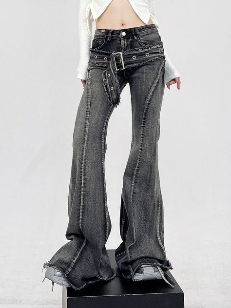 Layered-Effect Denim Flare-Leg Jeans with Grommet Belt Detail (Y2K) Denim Shorts Outfit Summer, 2000s Women, Slim Flare Jeans, Grommet Belt, Jeans Female, Denim Bag Patterns, Functional Wardrobe, Creative Fashion Photography, Statement Blouse