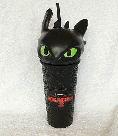 Httyd Accessories, Cute Toothless, Httyd Funny, Animal Figurine Toys, Dragons Clothes, Httyd Art, Naruto Sketch Drawing, Movie Club, Naruto Sketch