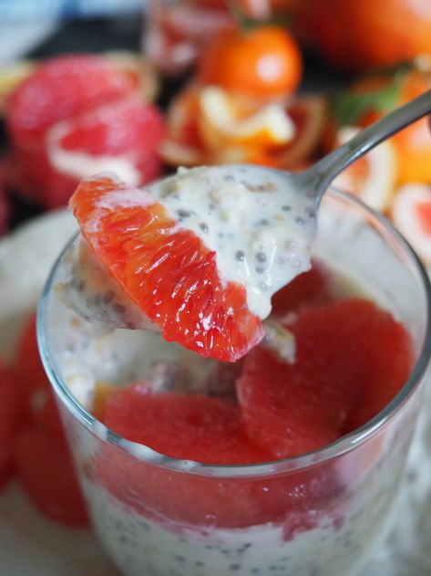 Grapefruit Overnight Oats, Winter Overnight Oats, Grapefruit Recipes, Orange Rolls, Yogurt Milk, Overnight Oatmeal, Me And My Family, Grapefruit Juice, Vanilla Yogurt