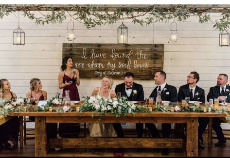 Wood Head Table Wedding, Bridal Party Reception Table, Bridal Party Table Backdrop, Wood Backdrop Wedding, Wedding Bridal Party Table, Oct Wedding, Barn Wood Table, Head Table Wedding Decorations, Reception Head Table