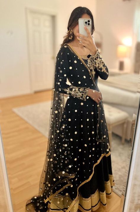 Black Maxi Pakistani, Black Desi Dress, Black Desi Outfit, Black Suit Indian, Qawali Night Outfits, Modest Saree, Black Indian Dress, Qawali Night, Black Pakistani Dress