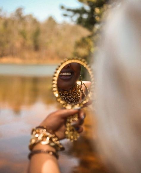 Oshun Offerings, Sun Summoner, Orisha Oshun, Oshun Goddess, African Traditional Religions, Goddess Spirituality, Orishas Yoruba, Womb Healing, Black Energy