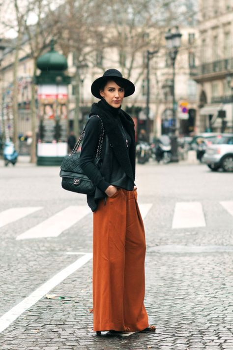 Style is eternal Burnt Orange Outfits, Trucker Jacket Outfit, Orange Pants Outfit, Orange Outfits, Wide Leg Pants Outfit, Winter Pants Outfit, Sweater Dress Outfit, Orange Pants, Long Overcoat