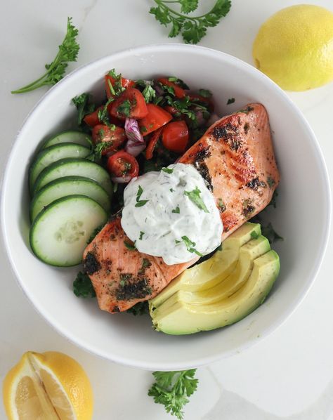 Baked Salmon Tzatziki Bowls for Two - Tipps in the Kitch Ideas With Salmon, Salmon Tzatziki, Tzatziki Bowls, Healthy Meal Ideas, Tasty Dinner, Salmon Avocado, Small Meals, My Mouth, Baked Salmon