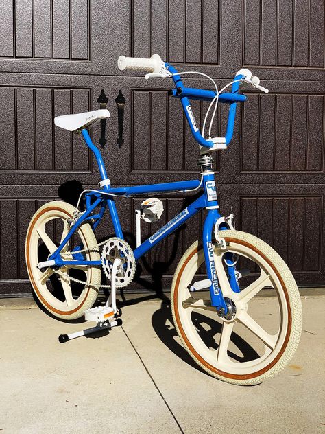 Bmx Bicycle, Bmx Freestyle, Bmx Bikes, 4 Life, Custom Bikes, Bmx, Cool Toys, Old School, Vision Board