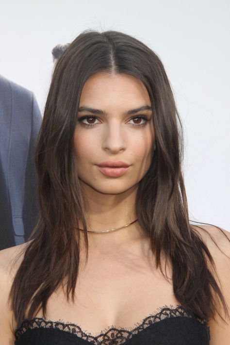 Emily Ratajkowski at the 2015 Los Angeles premiere of 'Entourage.' (Photo: PR Photos) Emily Ratajkowski Haircut, Emrata Haircut, Emily Ratajkowski Hair, With And Without Bangs, Styling Long Hair, Fine Hair Bangs, Best Easy Hairstyles, Celebrity Hairstylist, Natural Straight Hair