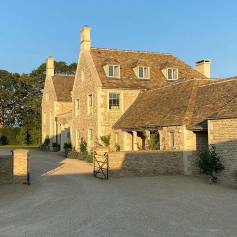 English Style Home Exterior, Hall Pantry, Back Staircase, Stone Roof, Old English Manor, Entrance To The House, Cotswold House, Cotswold Stone, Pool Pavilion