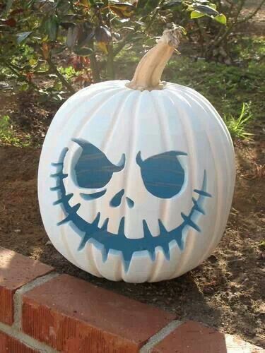 Jack Pumkin Decoration, Jack Skellington Pumpkin, Halloween Decor Diy, Easy Pumpkin Carving, Lantern Ideas, Adornos Halloween, Pumpkin Carvings Stencils, Creative Pumpkins, Halloween Pumpkins Carvings