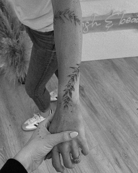 The olive branch 🫒 Olive Tattoo, Olive Branch Tattoo, The Olive Branch, Dragonfly Tattoo Design, Branch Tattoo, Dragonfly Tattoo, Band Tattoo, Fine Line Tattoos, Line Tattoos