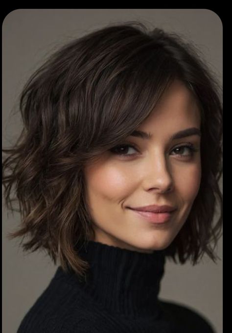 Bob Haircut Round Face, Haircut Round Face, Women With Round Faces, Lob Hair, Kort Bob, Bob Haircut For Round Face, Wavy Bob Haircuts, Short Hair Lengths, Shaggy Hair