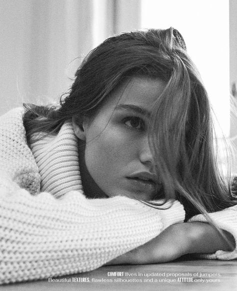 Dans la chambre: Luna Bijl Models Massimo Dutti Winter 2018 Collection Luna Bijl, Winter Portraits, Images Harry Potter, Chic Winter Outfits, Photographie Portrait Inspiration, Winter Photoshoot, Photographie Inspo, Studio Photoshoot, Studio Shoot