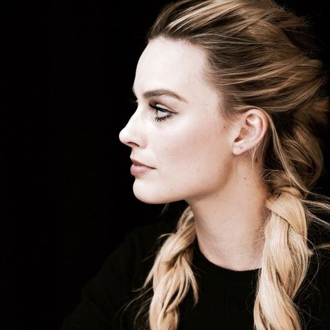 Side profile of Margot Robbie Drawing The Human Head, Light Brown Skin, Margot Robbie Harley Quinn, Margot Robbie Harley, Waist Length Hair, Big Beards, Celebrity Faces, Nose Job, Lip Fillers