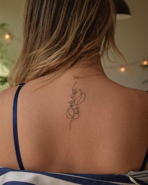 Unique Small Tattoo, Small Tattoo Ideas, Simple Tattoo Designs, Spine Tattoos For Women, Cute Little Tattoos, Cute Tattoos For Women, Classy Tattoos, Back Tattoo Women, Subtle Tattoos