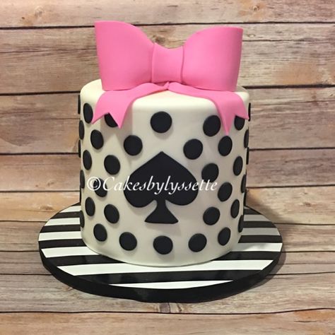 Kate Spade cake Kate Spade Cake Ideas, Kate Spade Party Theme, Kate Spade Cake, Kate Spade Theme, Chevron Cakes, Black White Cakes, Diy Cakes, Kate Spade Party, Kate Spade Bridal Shower