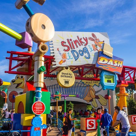 Why We Disney on Instagram: “This is the entrance to the new Slinky Dog Dash coaster at Toy Story Land! Let’s talk about the queue, and what you’ll see while waiting in…” Slinky Dog Dash, Disney Hollywood Studios, Disney World Attractions, Toy Story Land, Slinky Dog, Disney World Rides, Disney Rides, Disney Dreams, Adventure Vacation