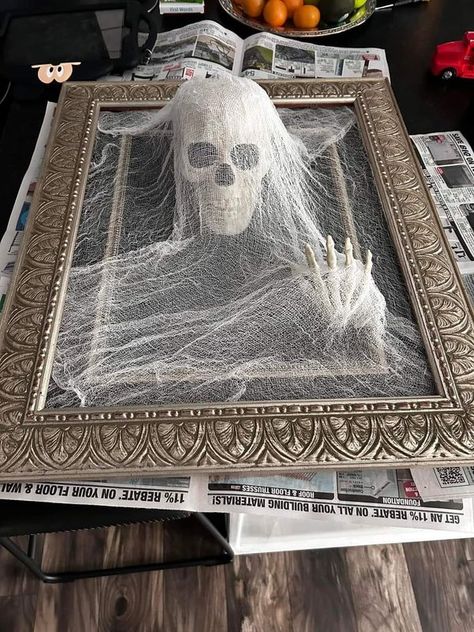 Thrifted Halloween, Haunted Trail, Halloween Outside, Halloween Frames, Halloween Spooktacular, Halloween Crafts Decorations, About Halloween, Halloween Yard Decorations, Quick Crafts