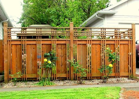 Lovely craftsman style fence.- I would like this where we have our climbing plants                                                                                                                                                     More Backyard Fence, Fence Styles, Types Of Fences, Front Yard Fence, Fence Landscaping, Modern Fence, Evergreen Plants, Fence Ideas, Backyard Fences