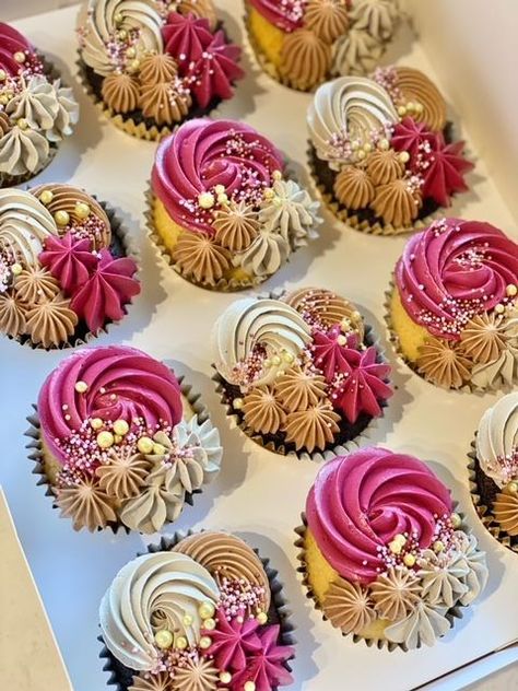 Modern Buttercream Cupcakes with Cas Cakery, Lollipop Cake Supplies, Bunya, 16 June 2021 Sweet 16 Cupcakes, Boozy Baking, Graduation Party Desserts, Cupcake Piping, Elegant Cupcakes, Lollipop Cake, Cupcake Decorating Tips, Fancy Cupcakes, Cake Piping