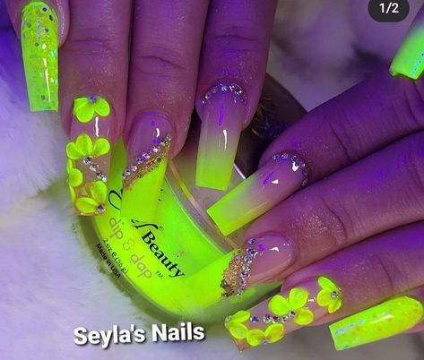 Neon Green Nail Designs, Nails Amarillo, Stilleto Nails Designs, Fancy Nail Art, Neon Green Nails, Wow Nails, Tropical Nails, Long Acrylic Nail Designs, Fancy Nails Designs